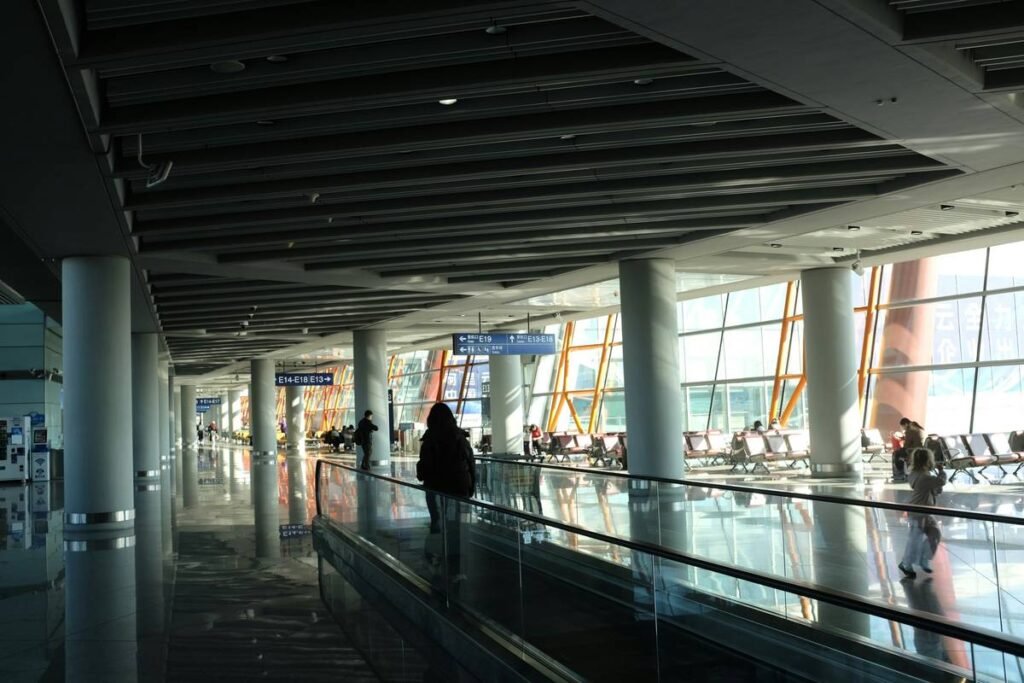 Real-Time Flight Alerts: Your Secret Weapon Against Missed Connections (and Panic at the Gate)